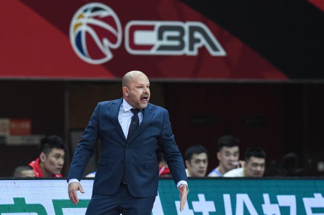 核心缺席仍能笑傲同城德比 雅尼斯归来令首钢还魂