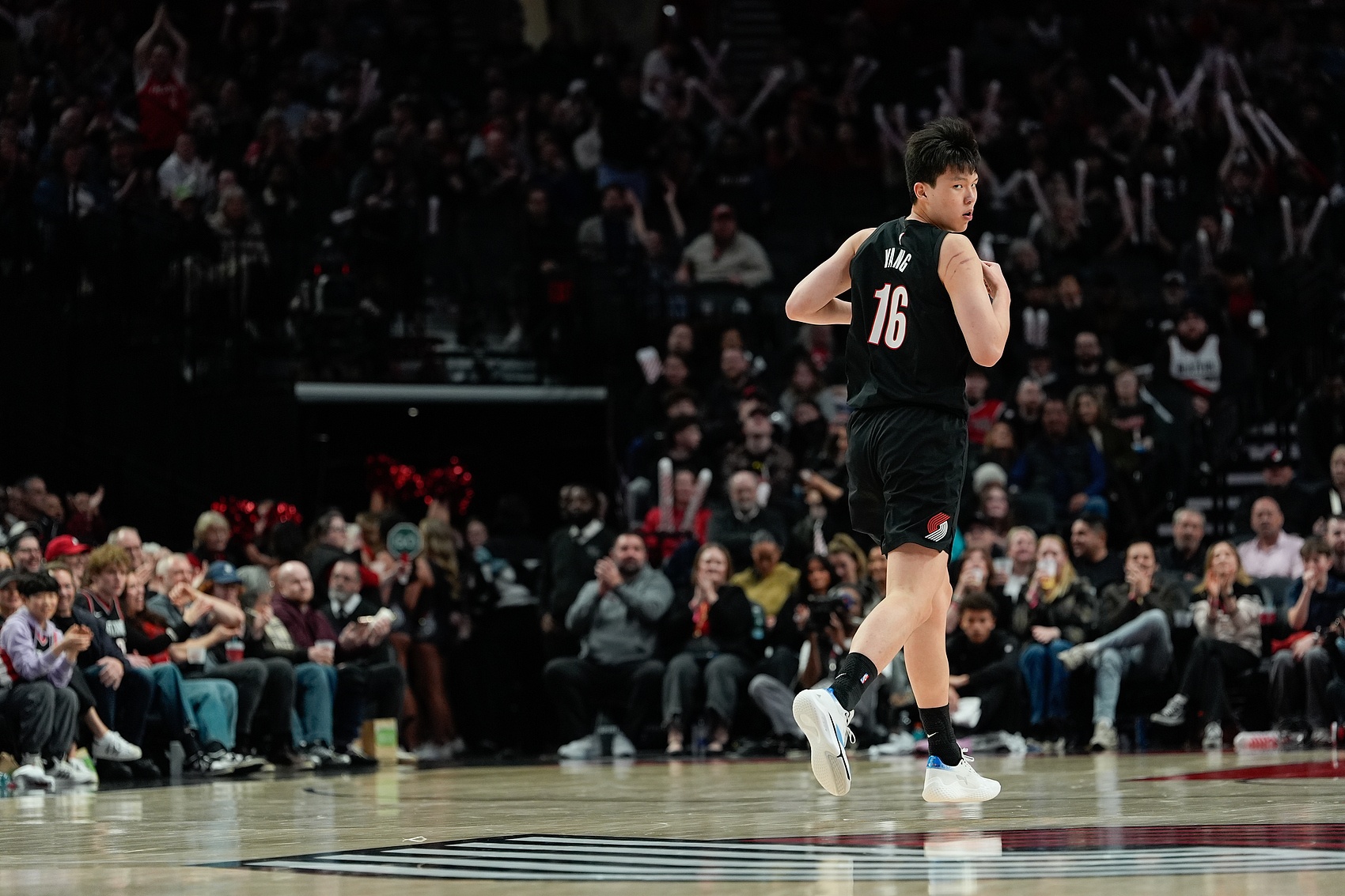 世界杯手机官网直播app下载最新版-准备回去打混音季后赛吧…杨瀚森本场被DNP 赛季第20次被DNP